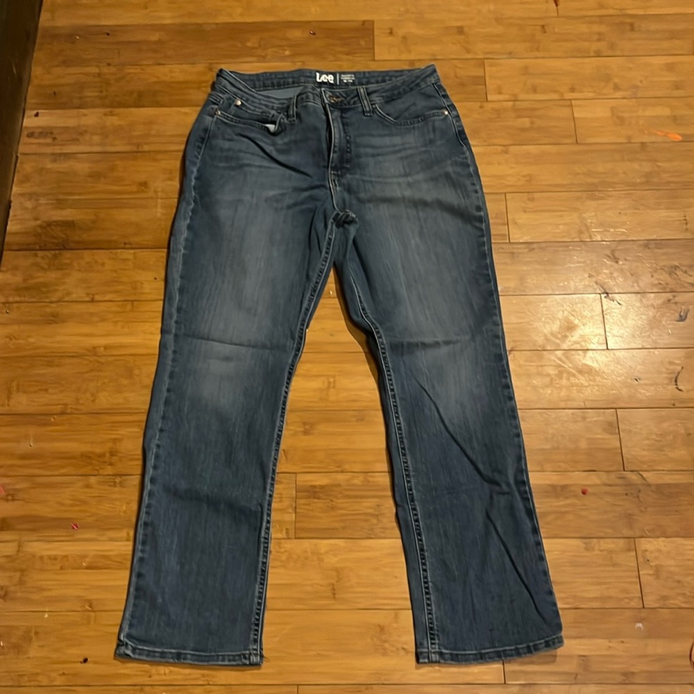 Like new Lee light blue jeans